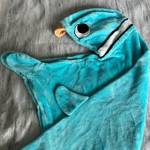 Pigeon hooded blanket